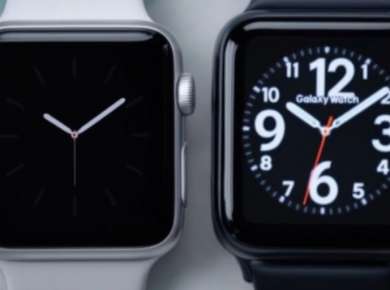 Apple Watch und Samsung Galaxy Watch nebeneinander.