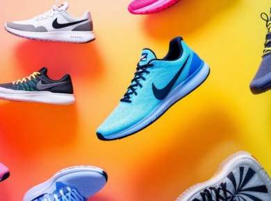 Verschiedene Nike-Sportschuhe in attraktiver Anordnung.
